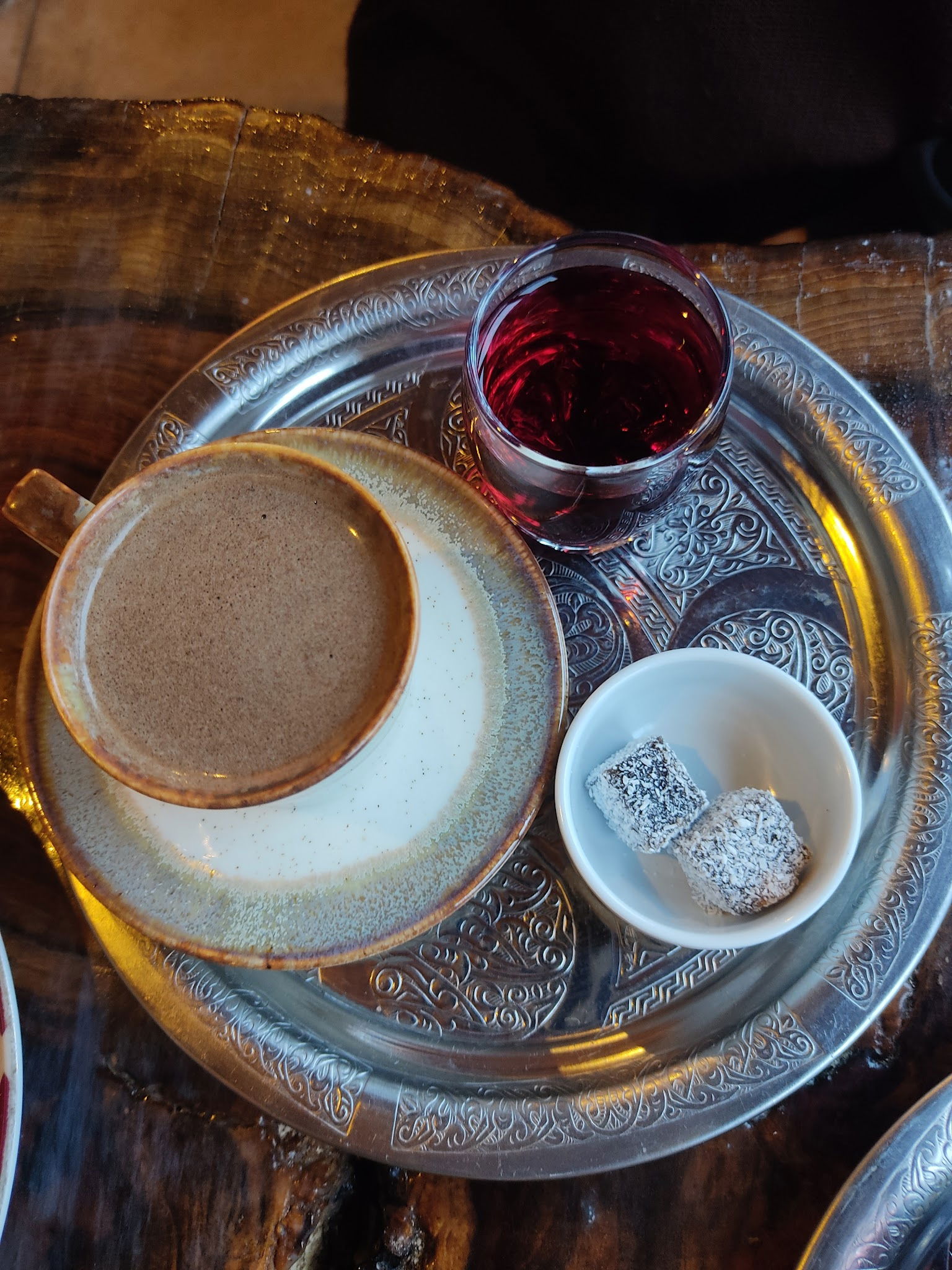 Hangimiz Sevmedik Cafe