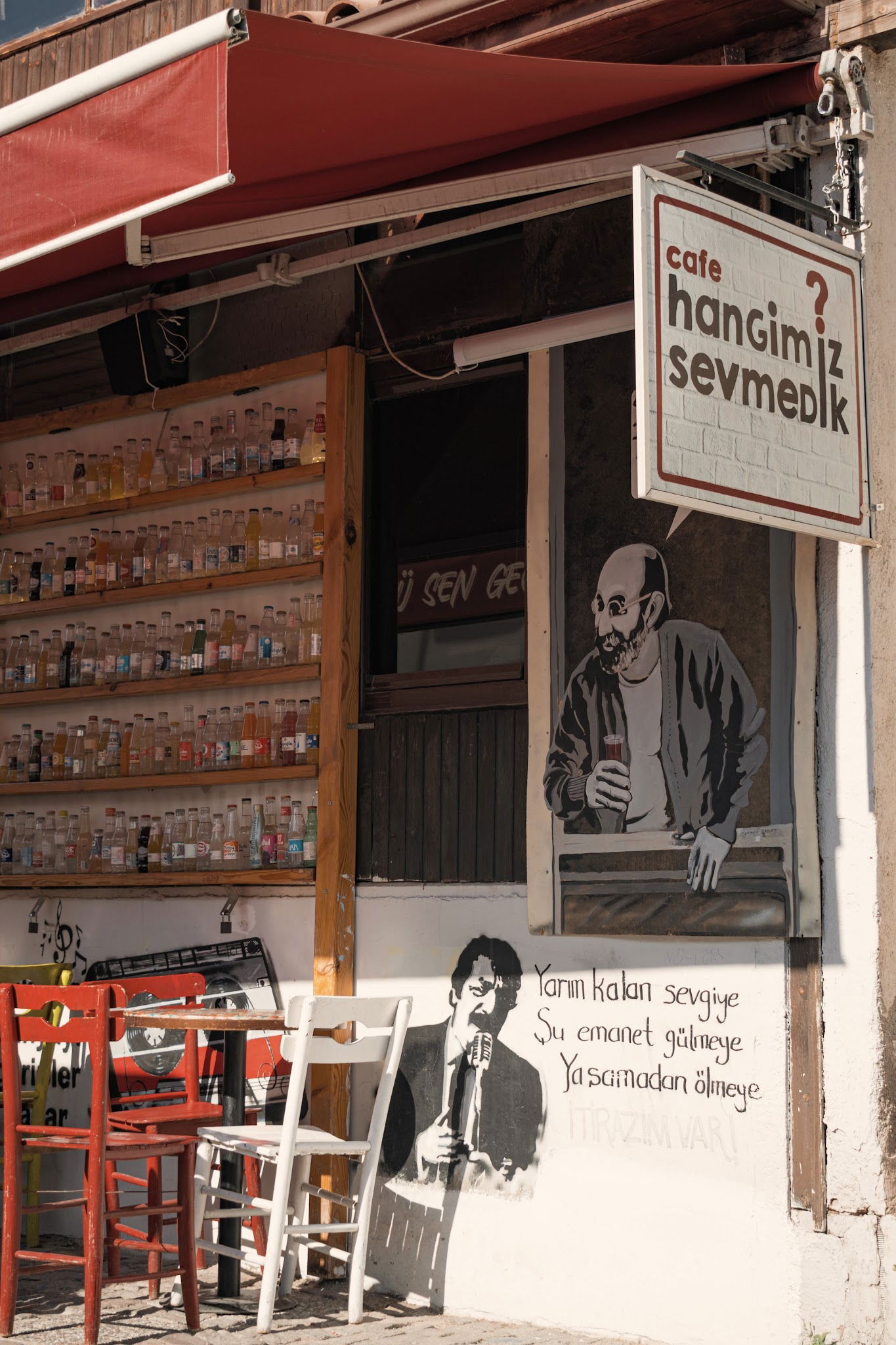 Hangimiz Sevmedik Cafe