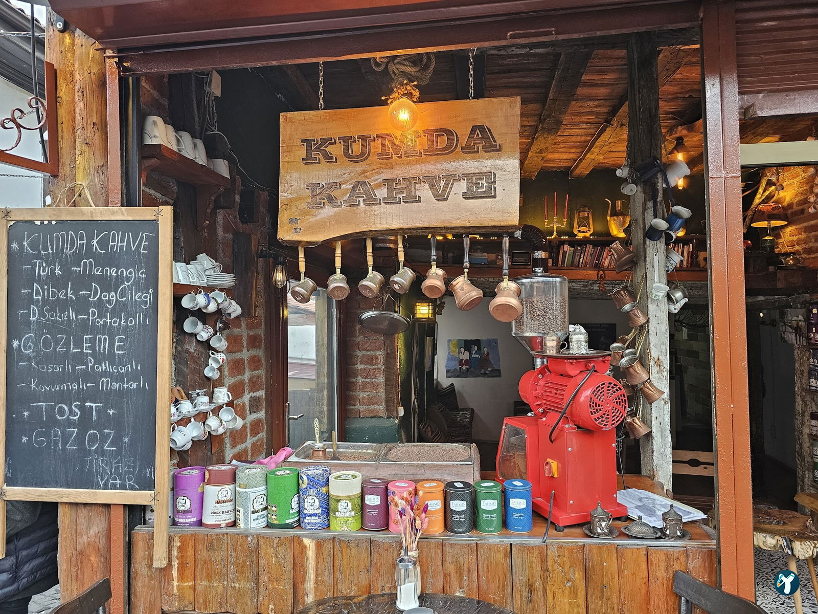 Hangimiz Sevmedik Cafe