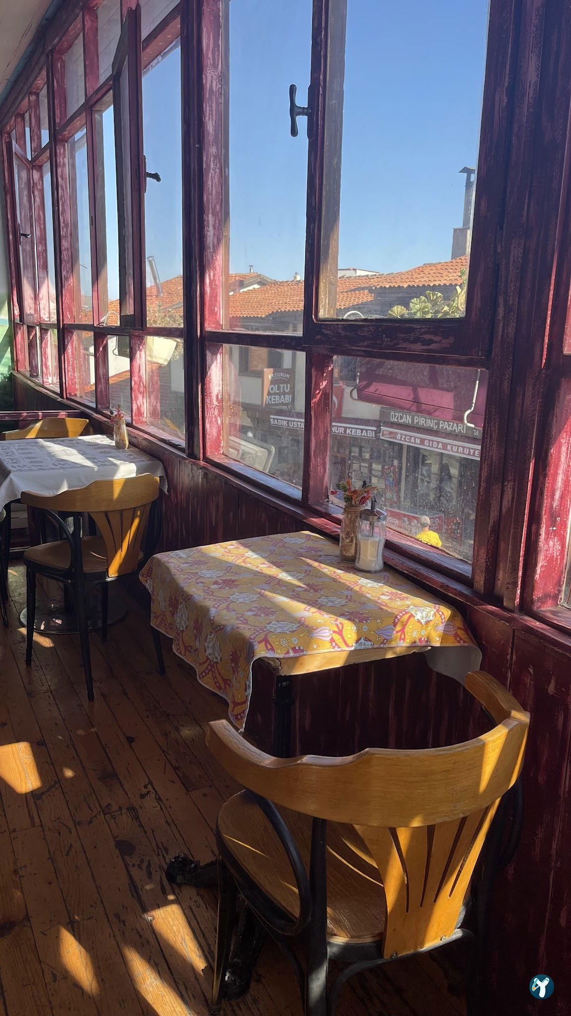 Hangimiz Sevmedik Cafe