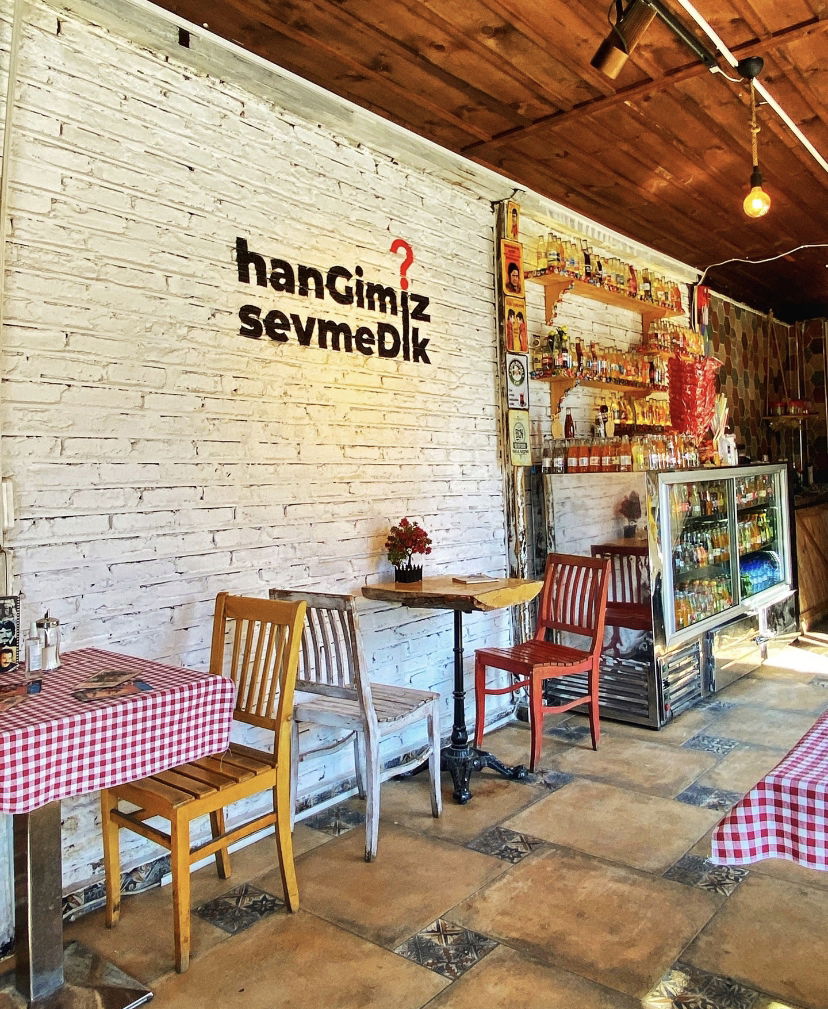 Hangimiz Sevmedik Cafe