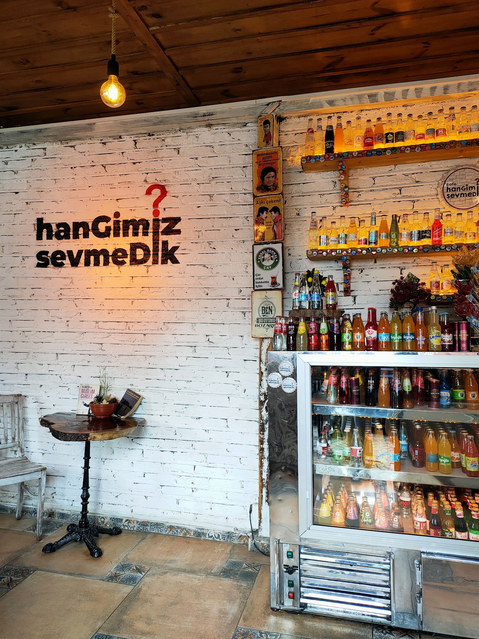 Hangimiz Sevmedik Cafe