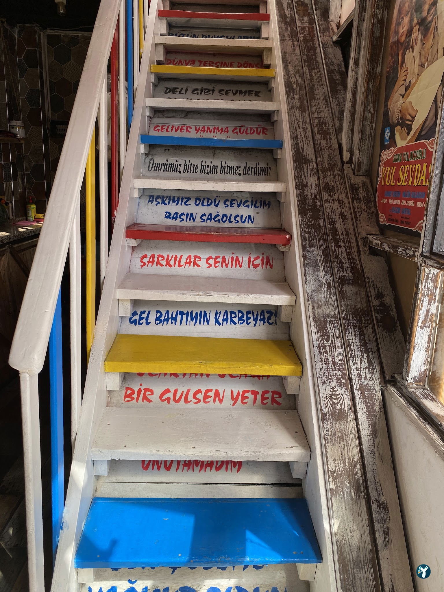 Hangimiz Sevmedik Cafe