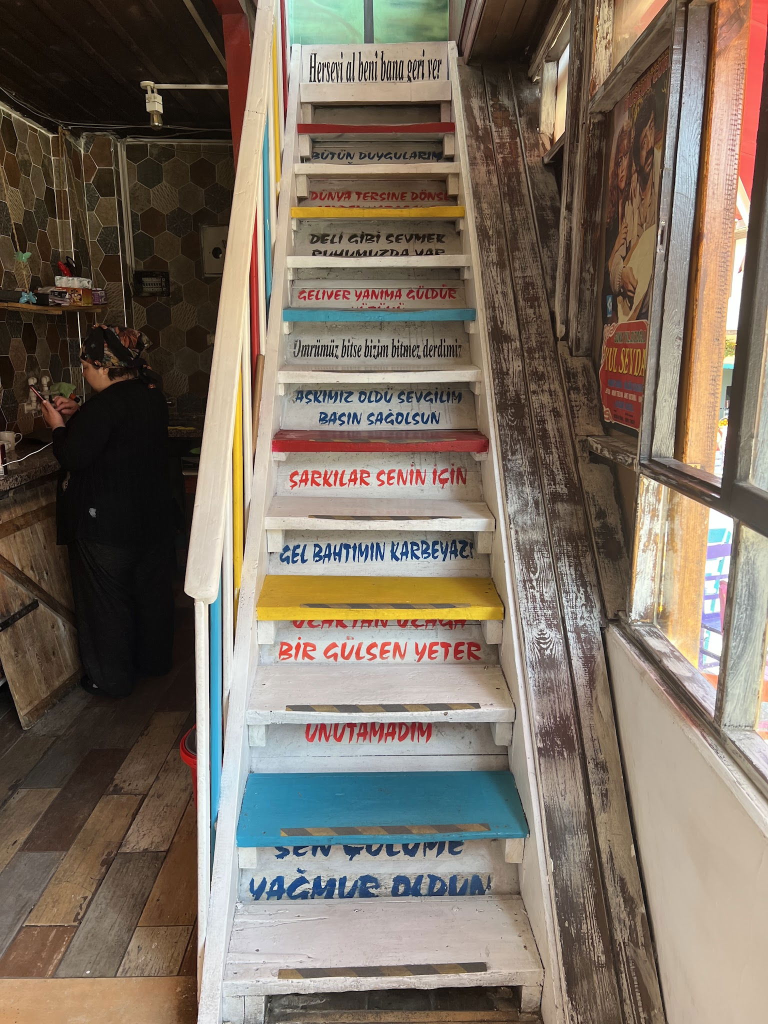 Hangimiz Sevmedik Cafe