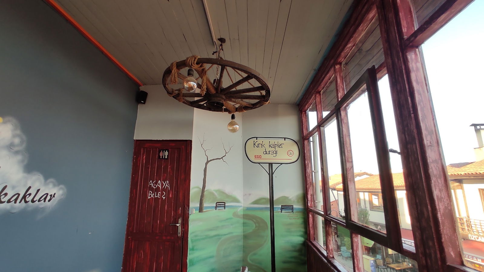 Hangimiz Sevmedik Cafe