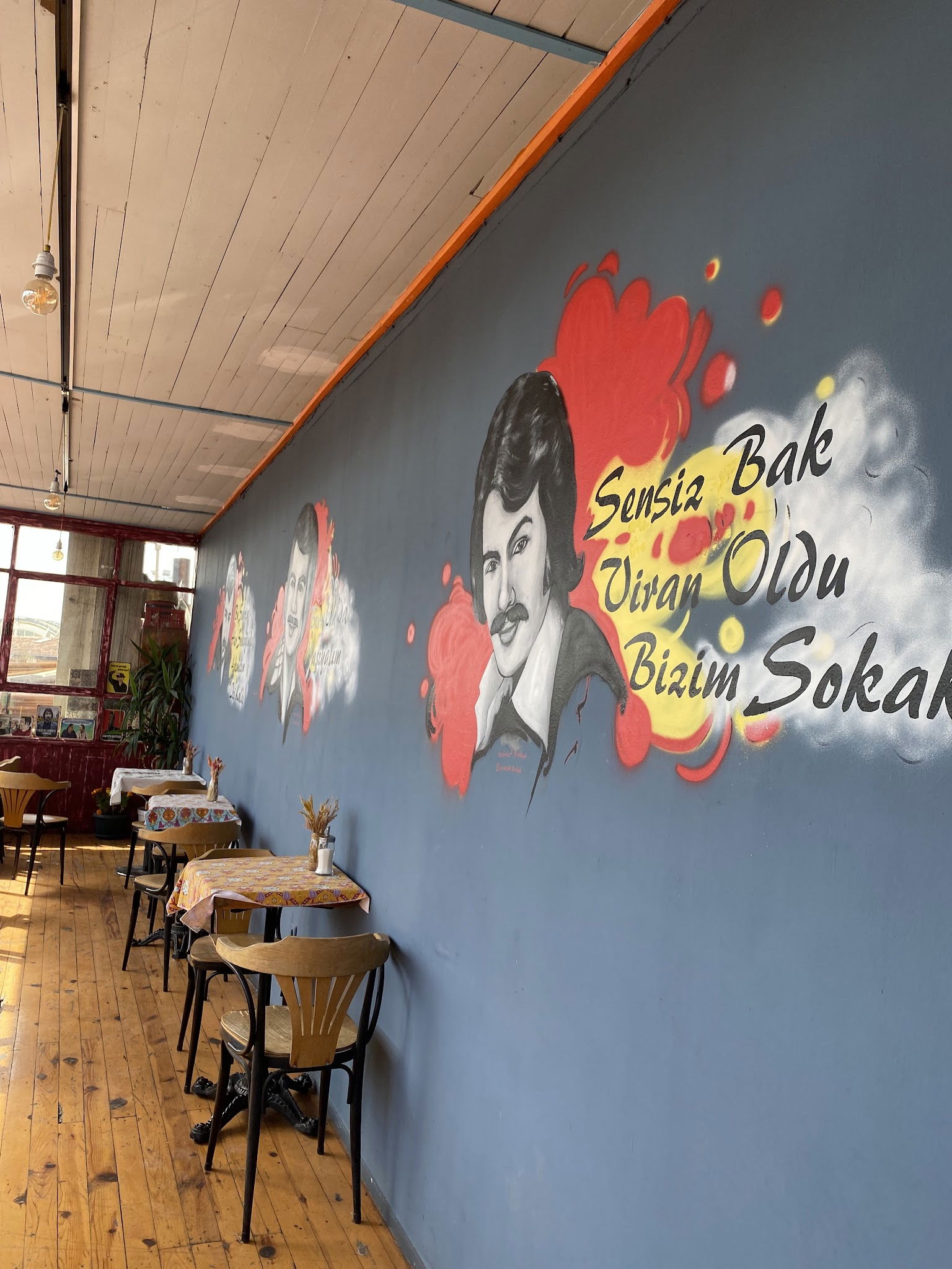 Hangimiz Sevmedik Cafe