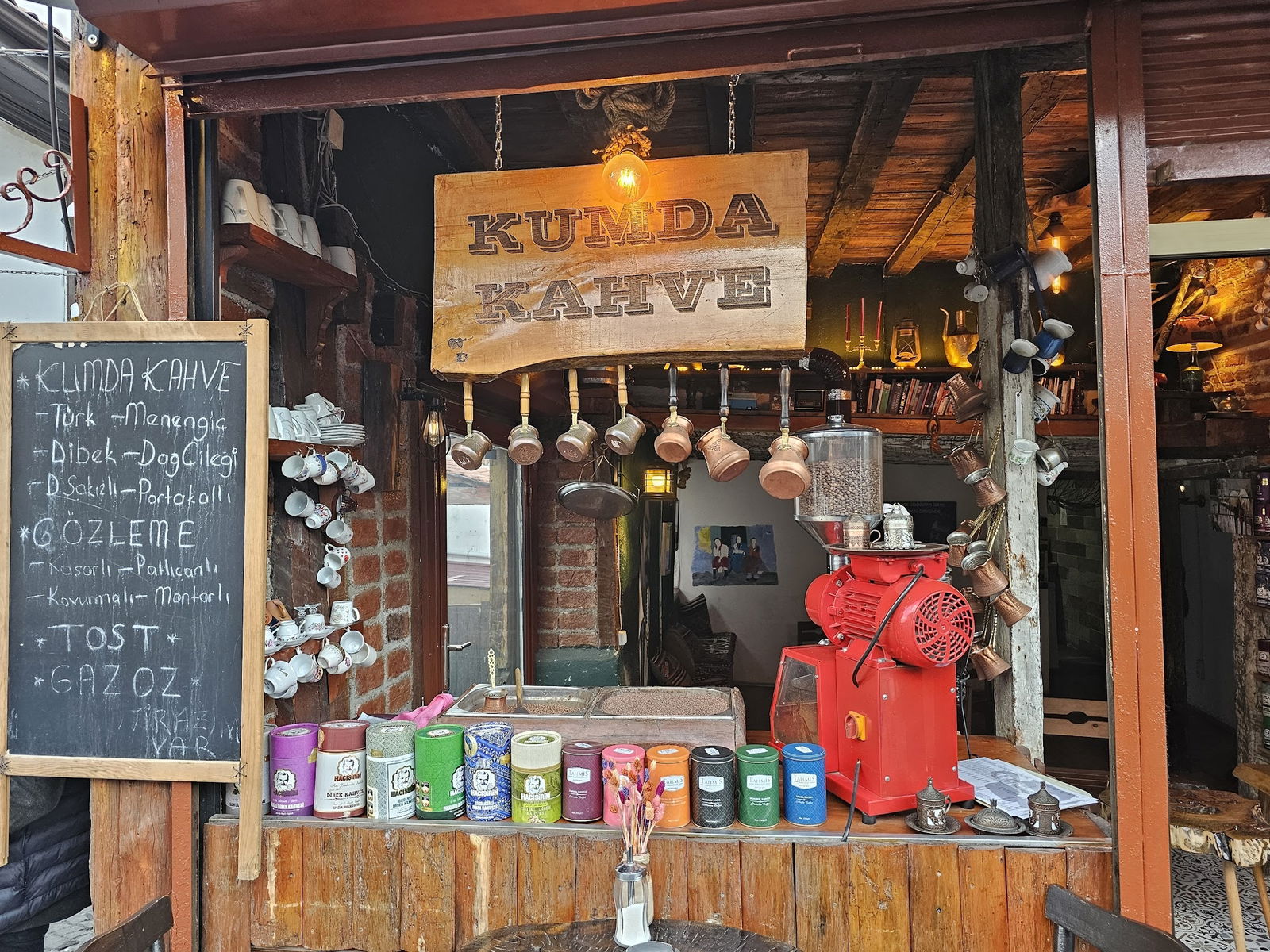 Hangimiz Sevmedik Cafe