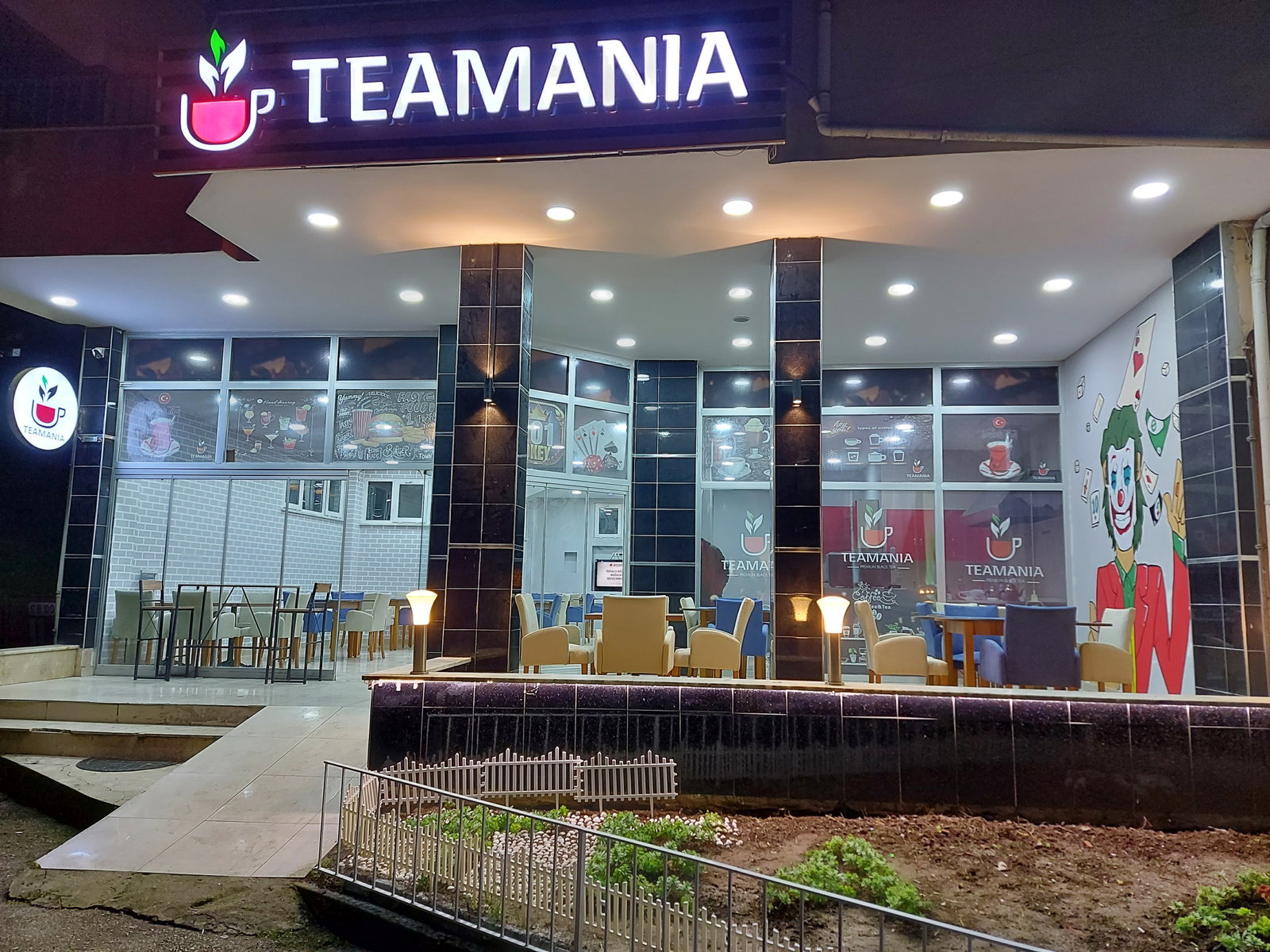 Teamania Cafe