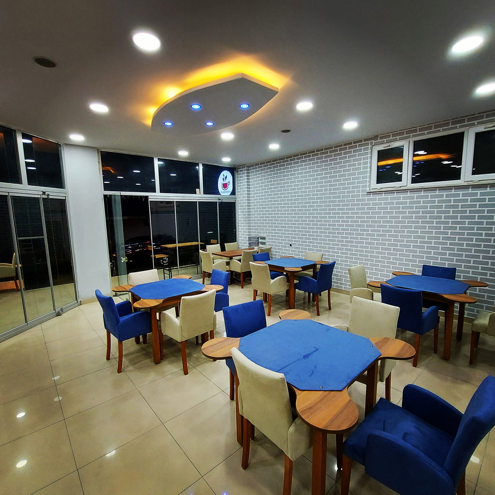 Teamania Cafe
