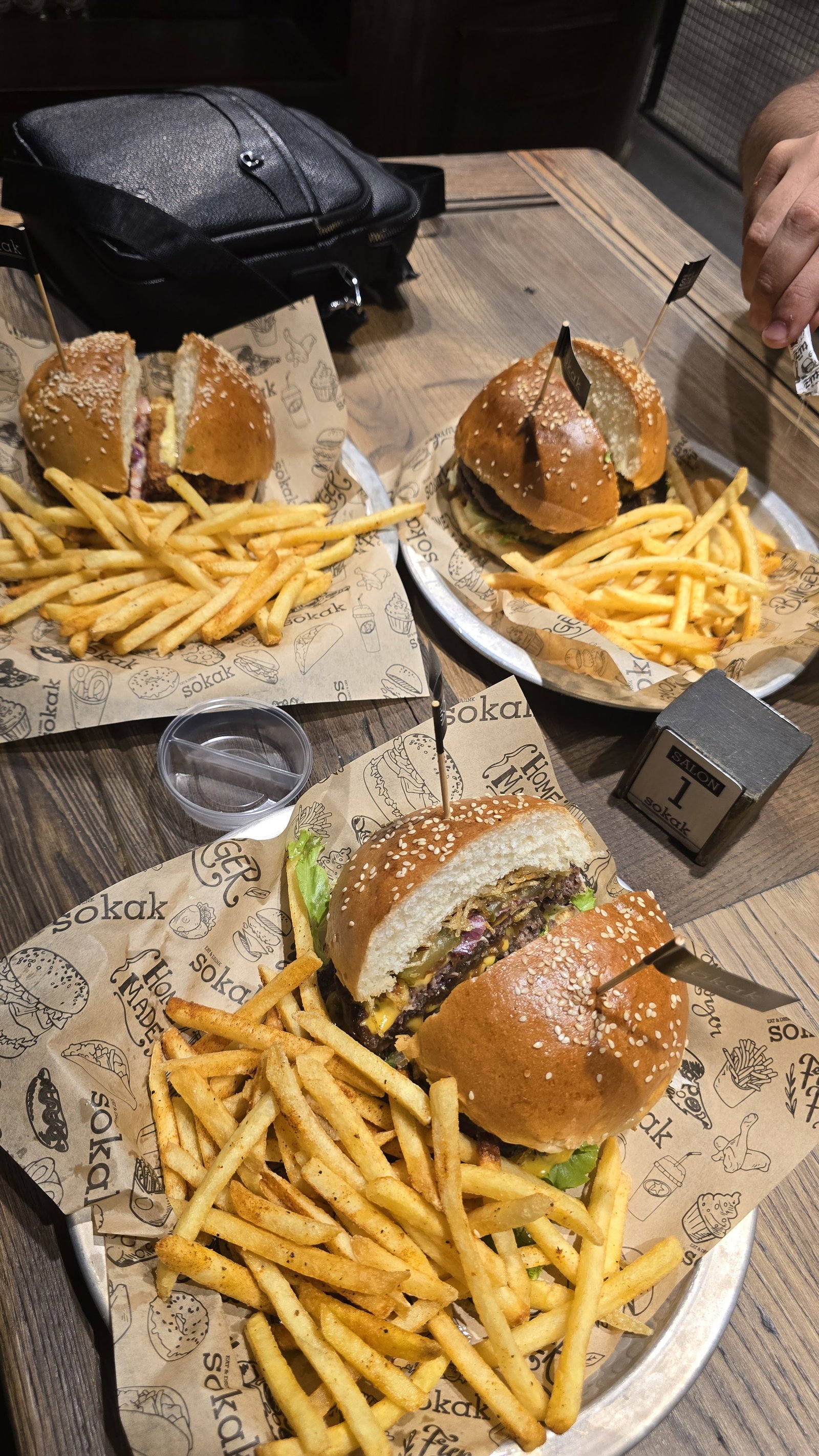 Sokak Eat&Drink (Beşi̇rli̇)