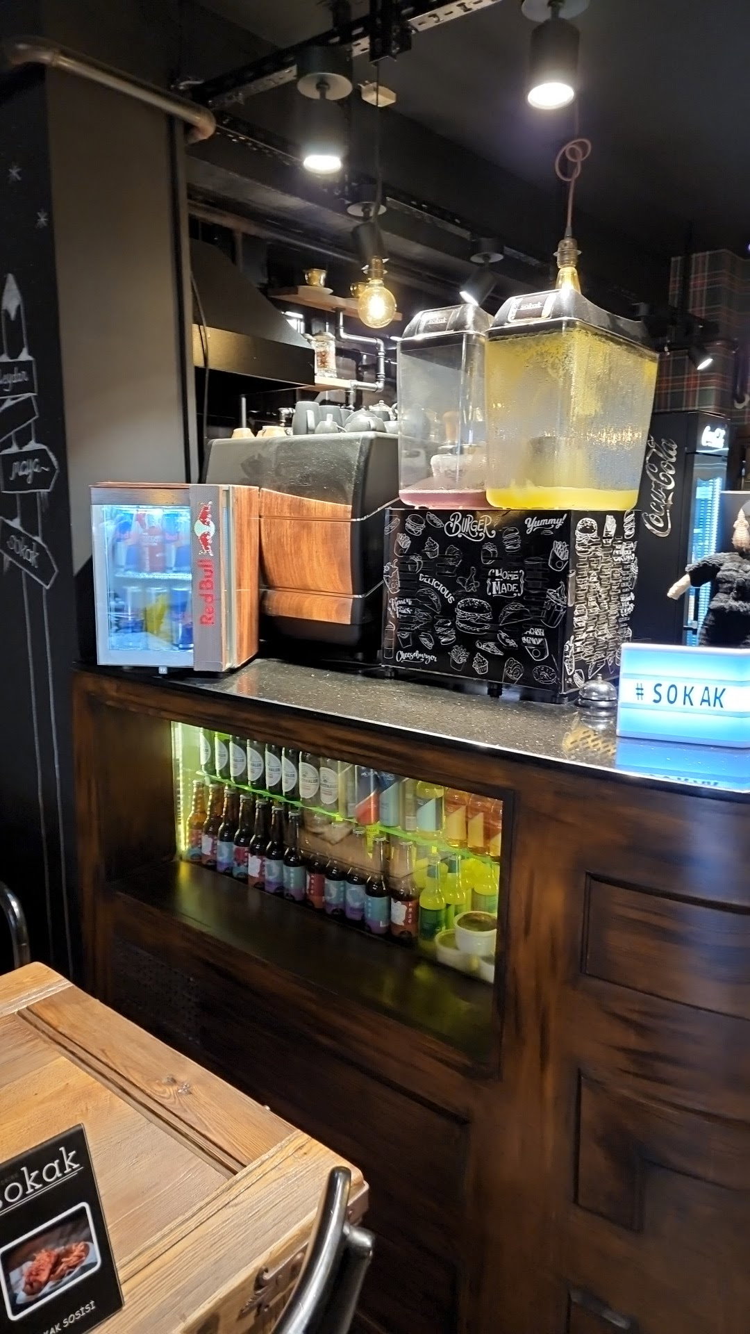 Sokak Eat&Drink (Beşi̇rli̇)