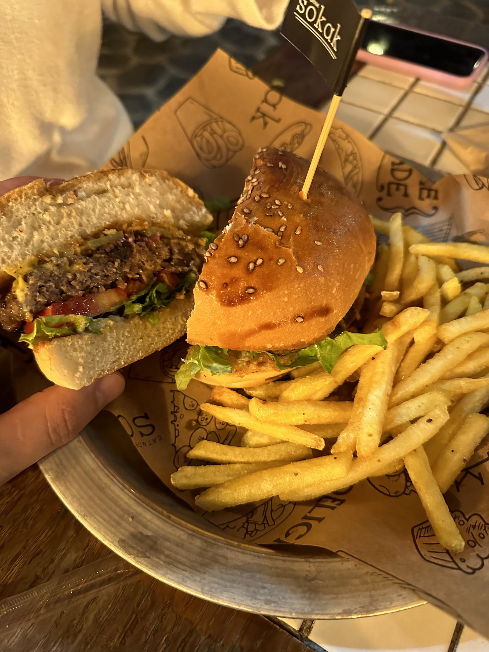 Sokak Eat&Drink (Beşi̇rli̇)