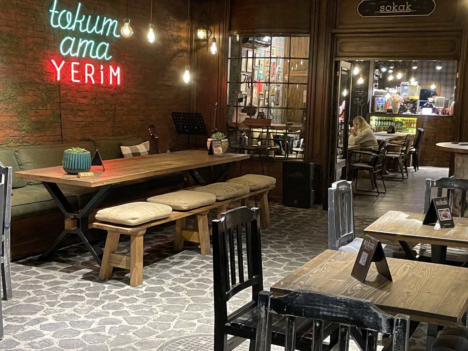 Sokak Eat&Drink (Beşi̇rli̇)