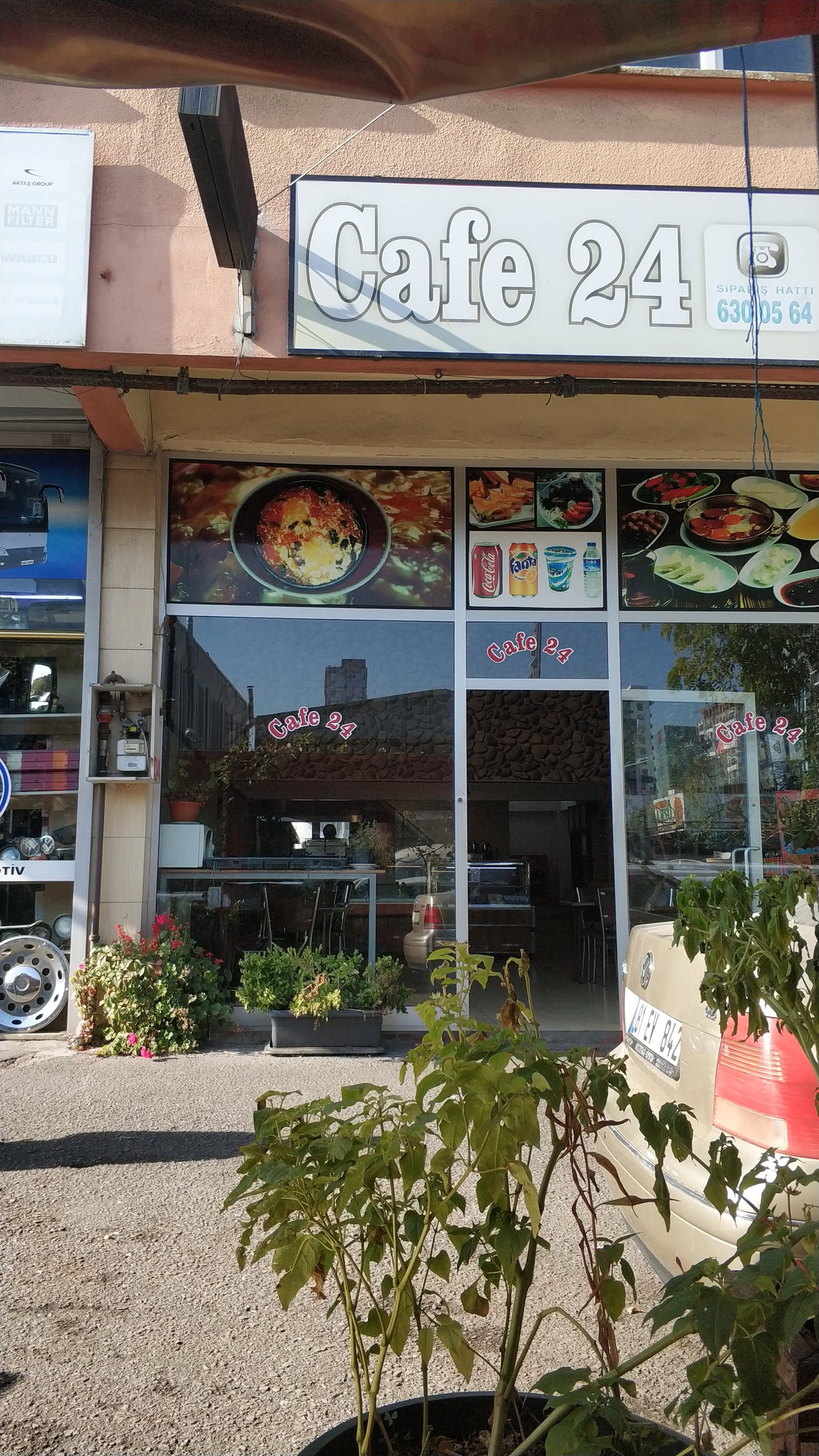 Cafe 24