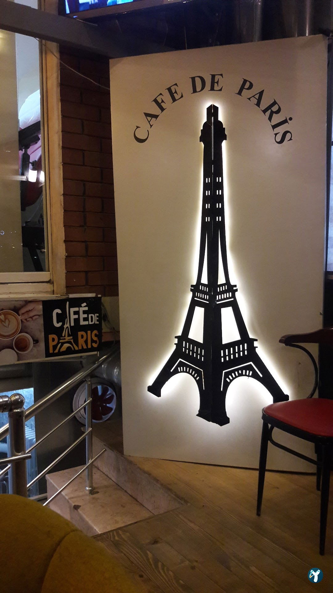 Cafe De Paris