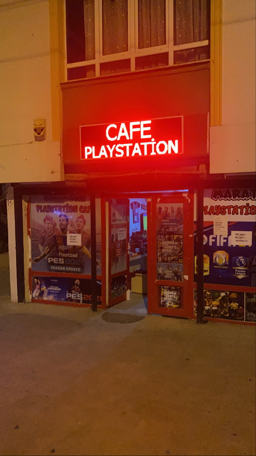 Maraton Playstation Cafe
