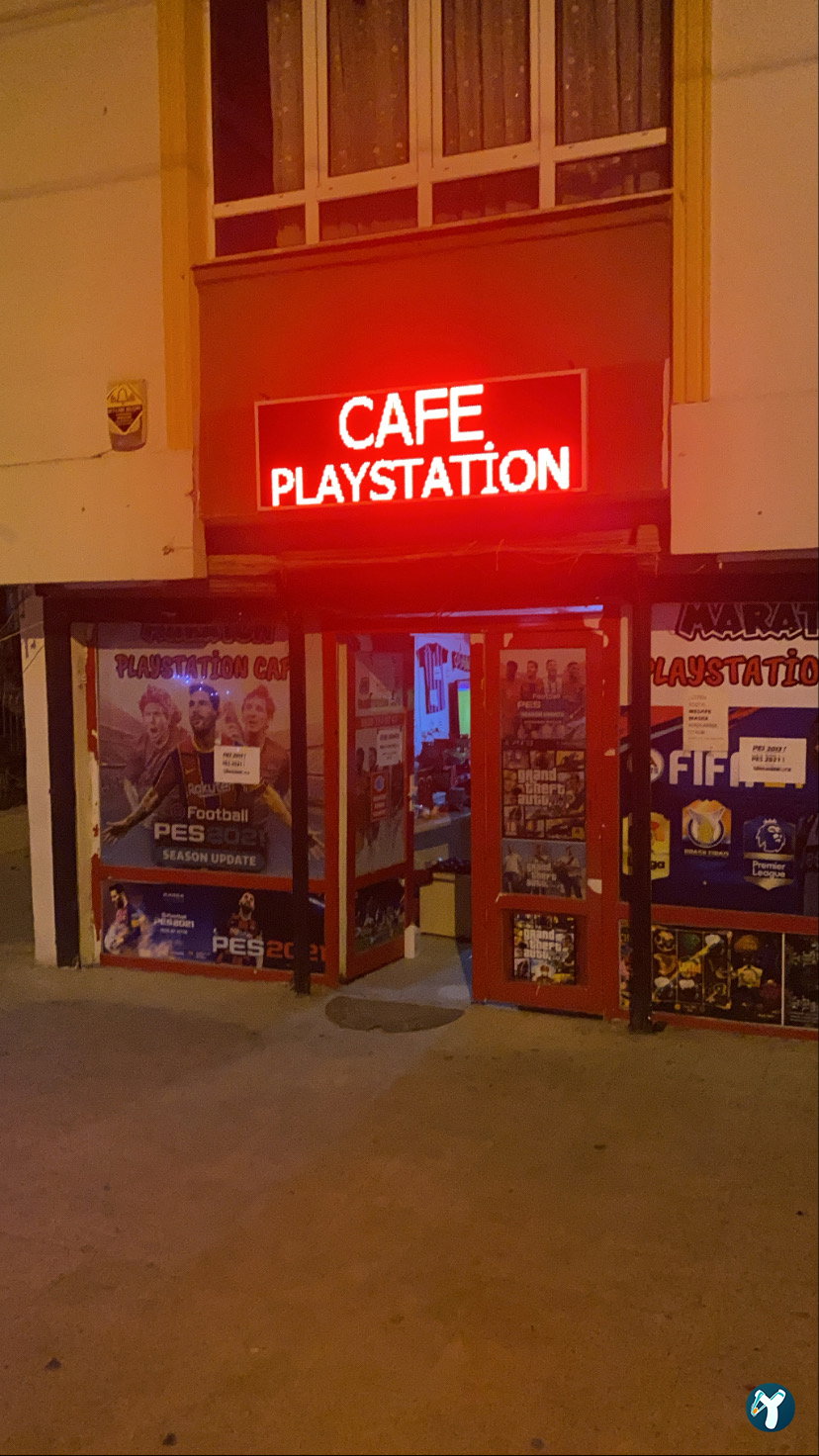Maraton Playstation Cafe