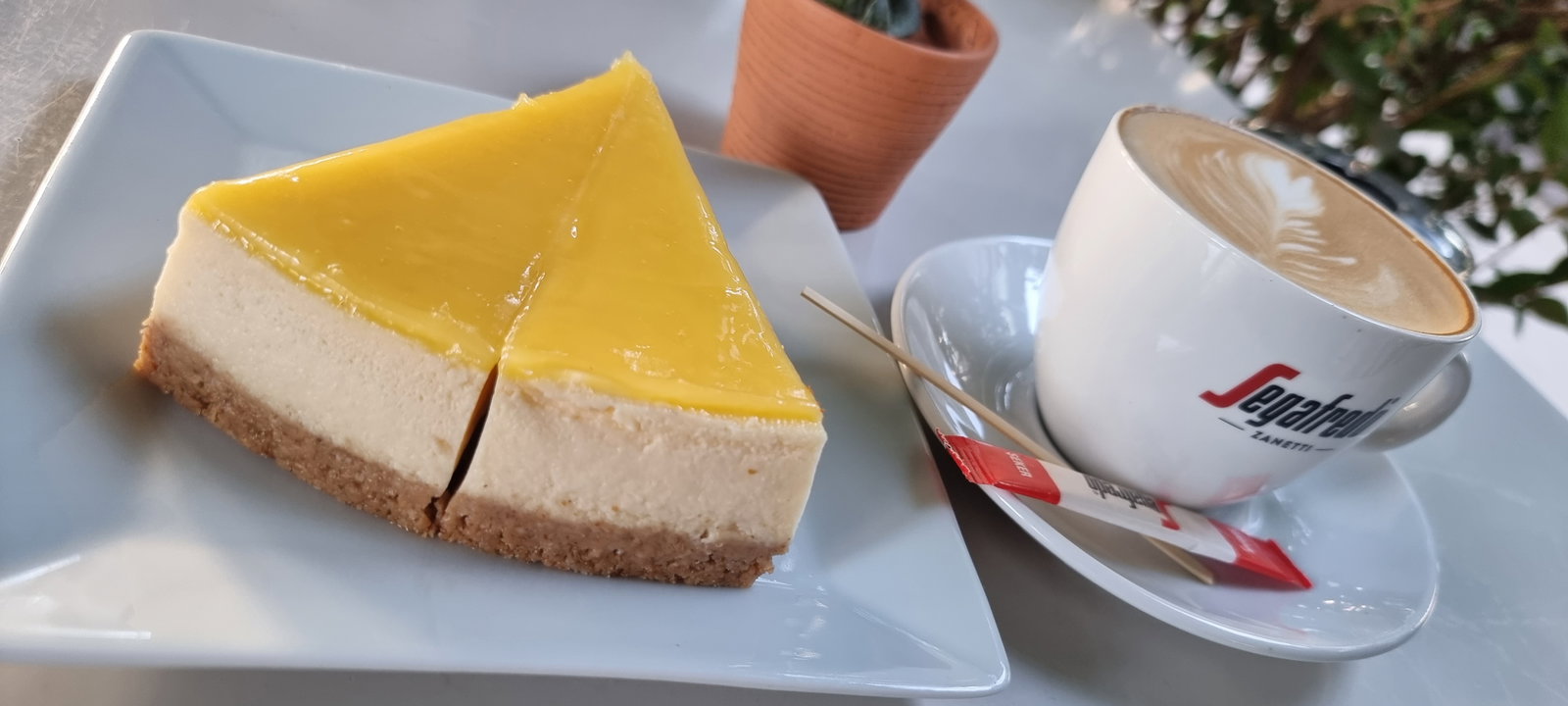 Cafe Eon