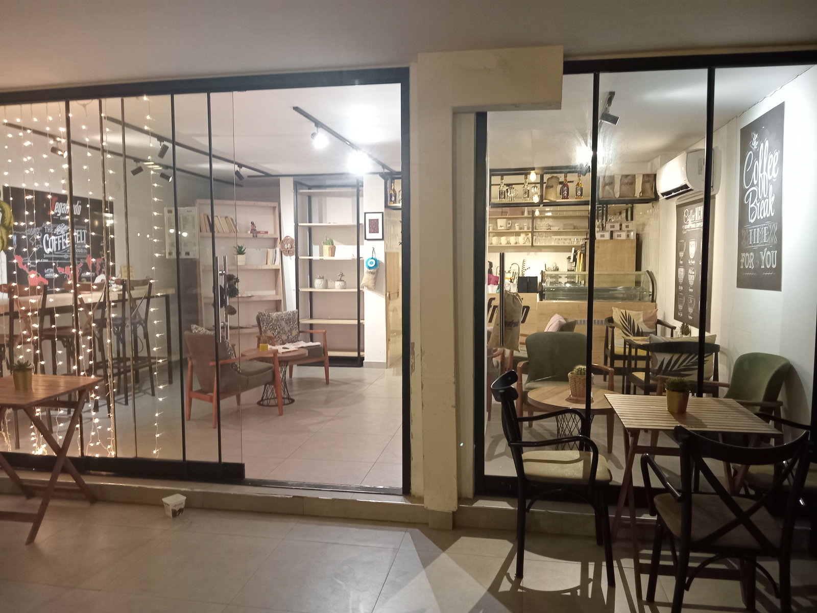 Cafe Eon
