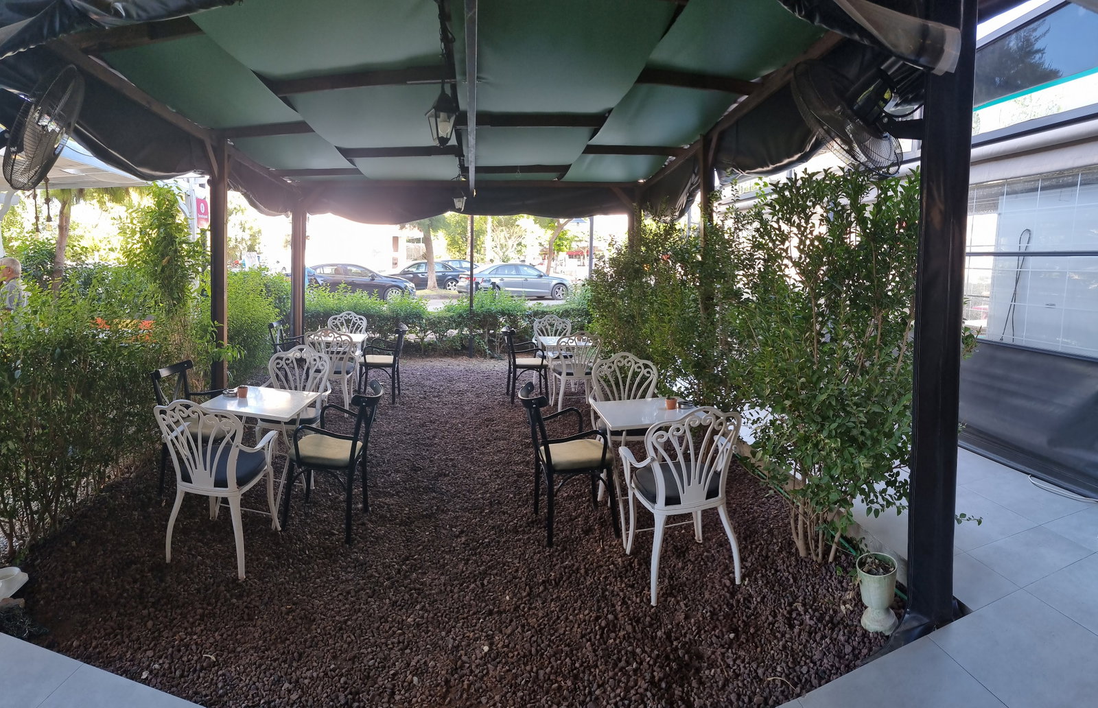 Cafe Eon