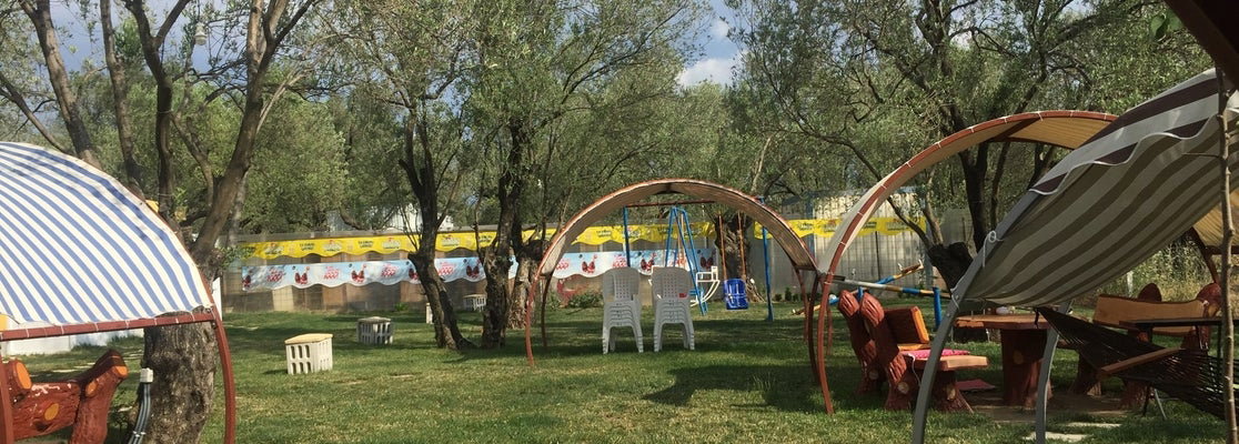 Zeytin Altı Kır Bahçesi