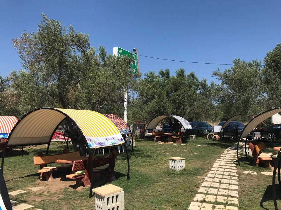 Zeytin Altı Kır Bahçesi