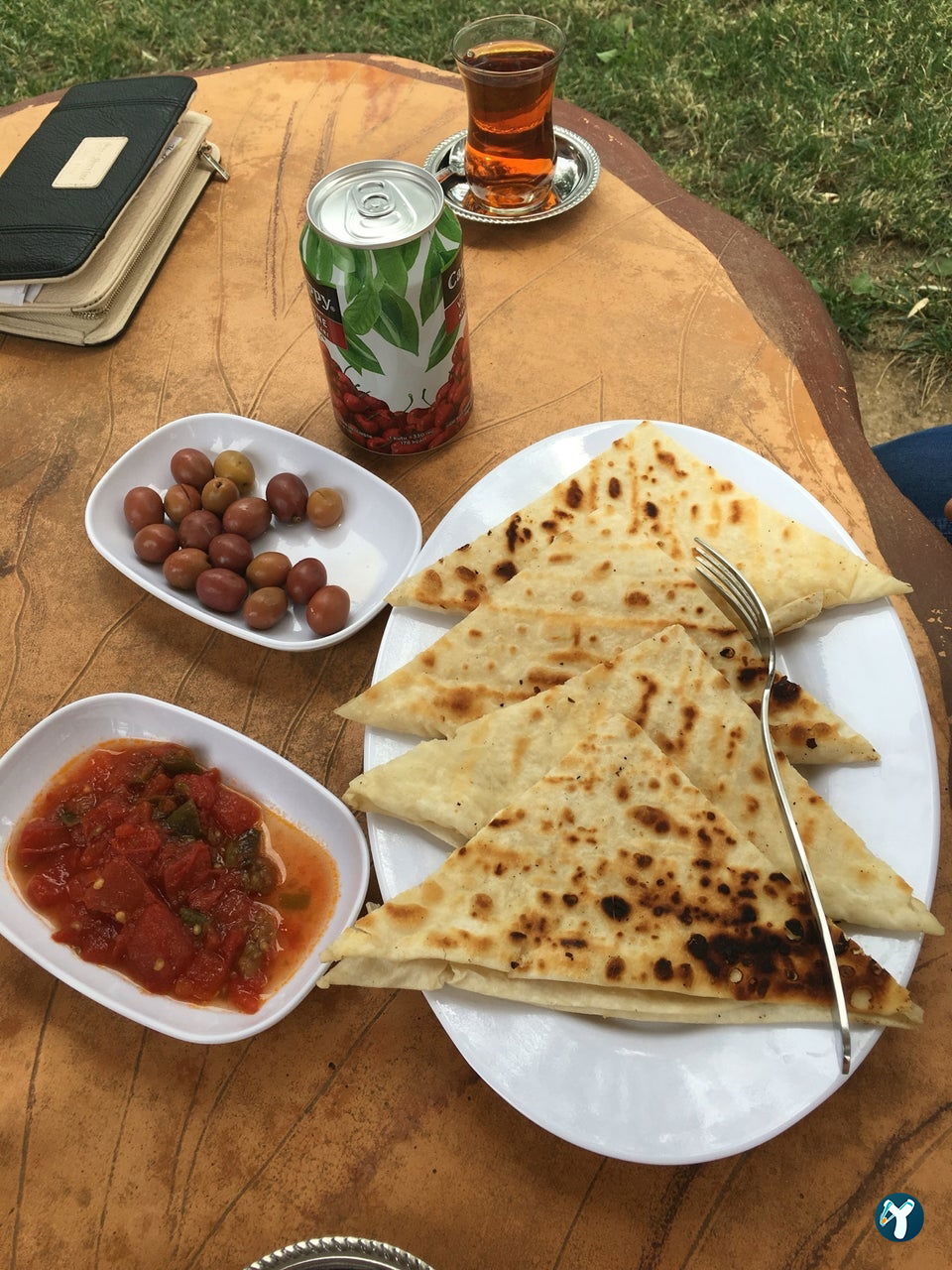 Zeytin Altı Kır Bahçesi