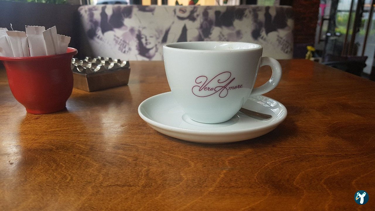 Lost Cafe & Restaurant