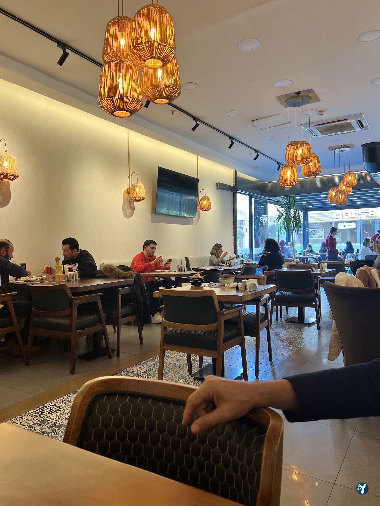 Mirandus Cafe & Restaurant