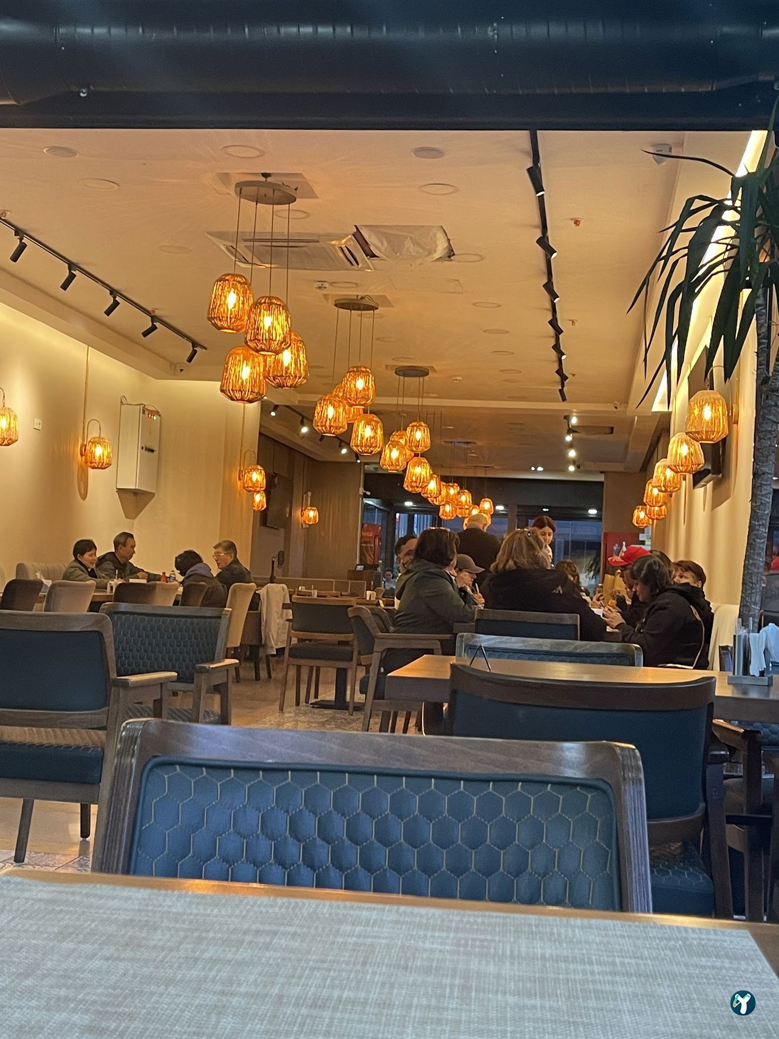 Mirandus Cafe & Restaurant