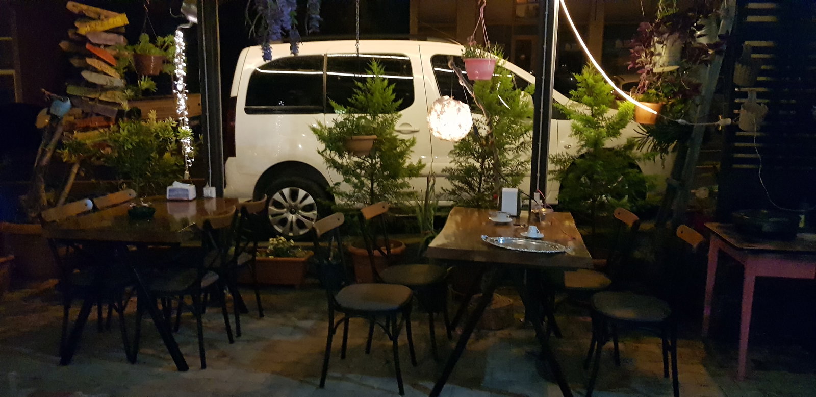 Kulübe 462 Cafe & Restaurant Zeynep Çakicibal