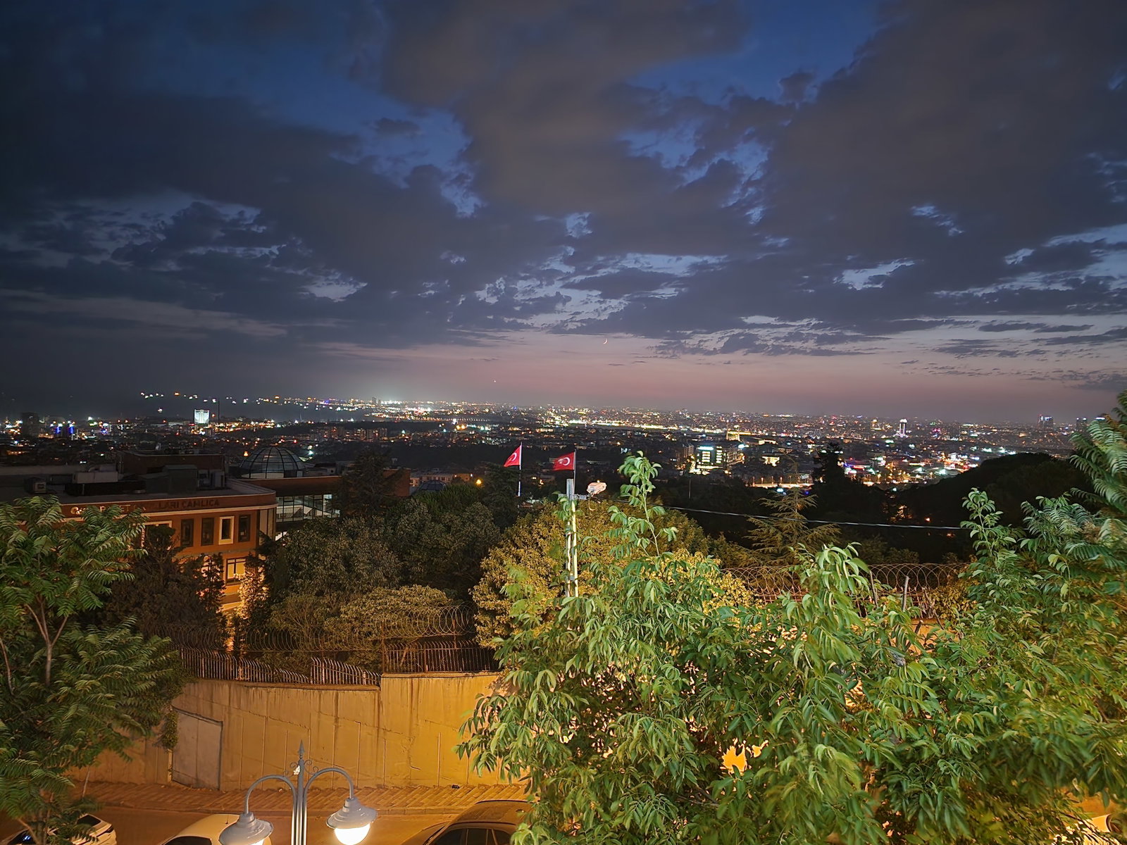 Mashhad İStanbul Cafe & Lounge