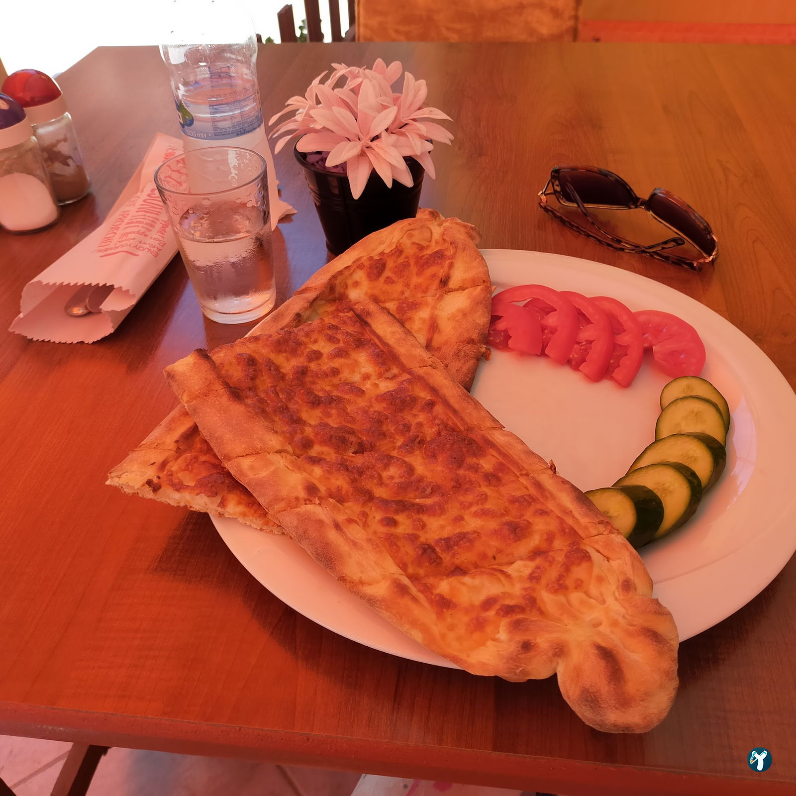 Pi̇zza Cafe 42