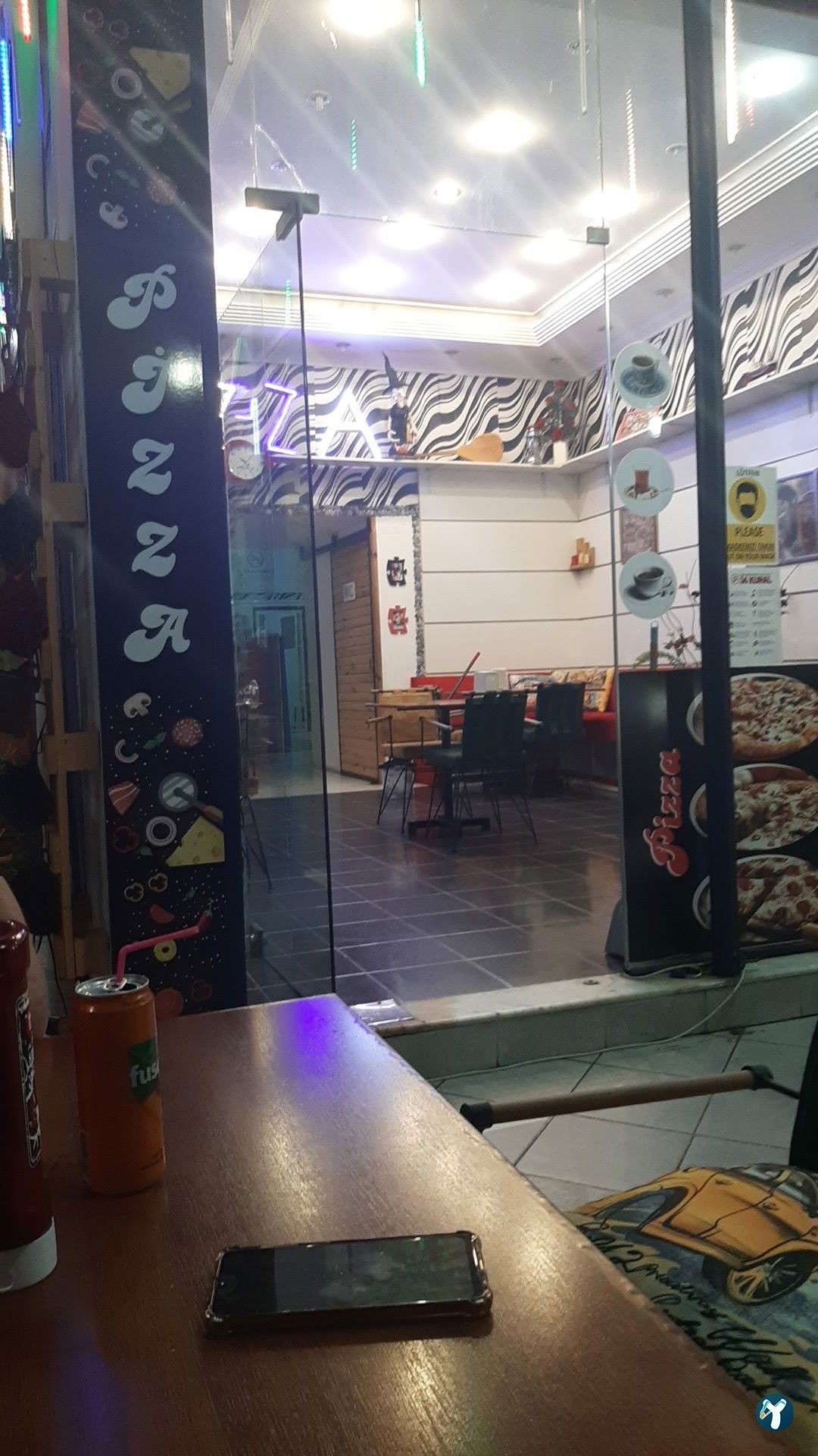 Pi̇zza Cafe 42