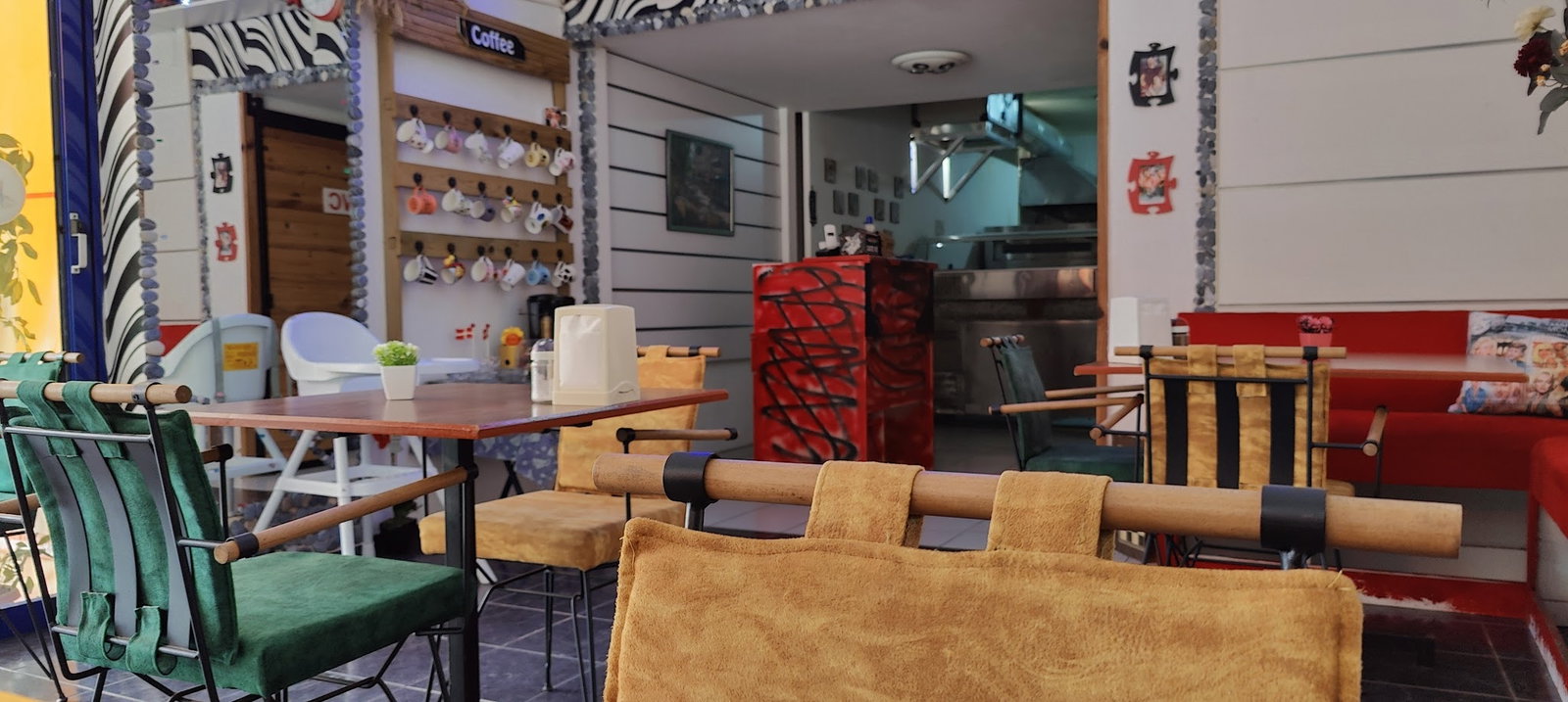 Pi̇zza Cafe 42