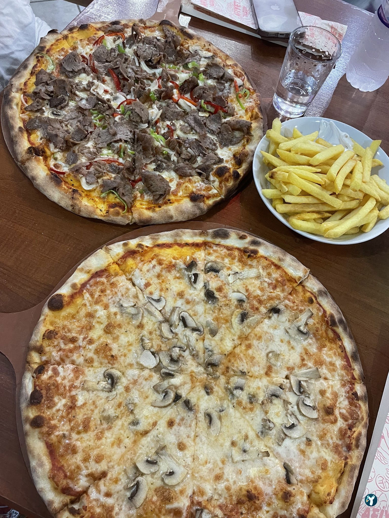 Pi̇zza Cafe 42