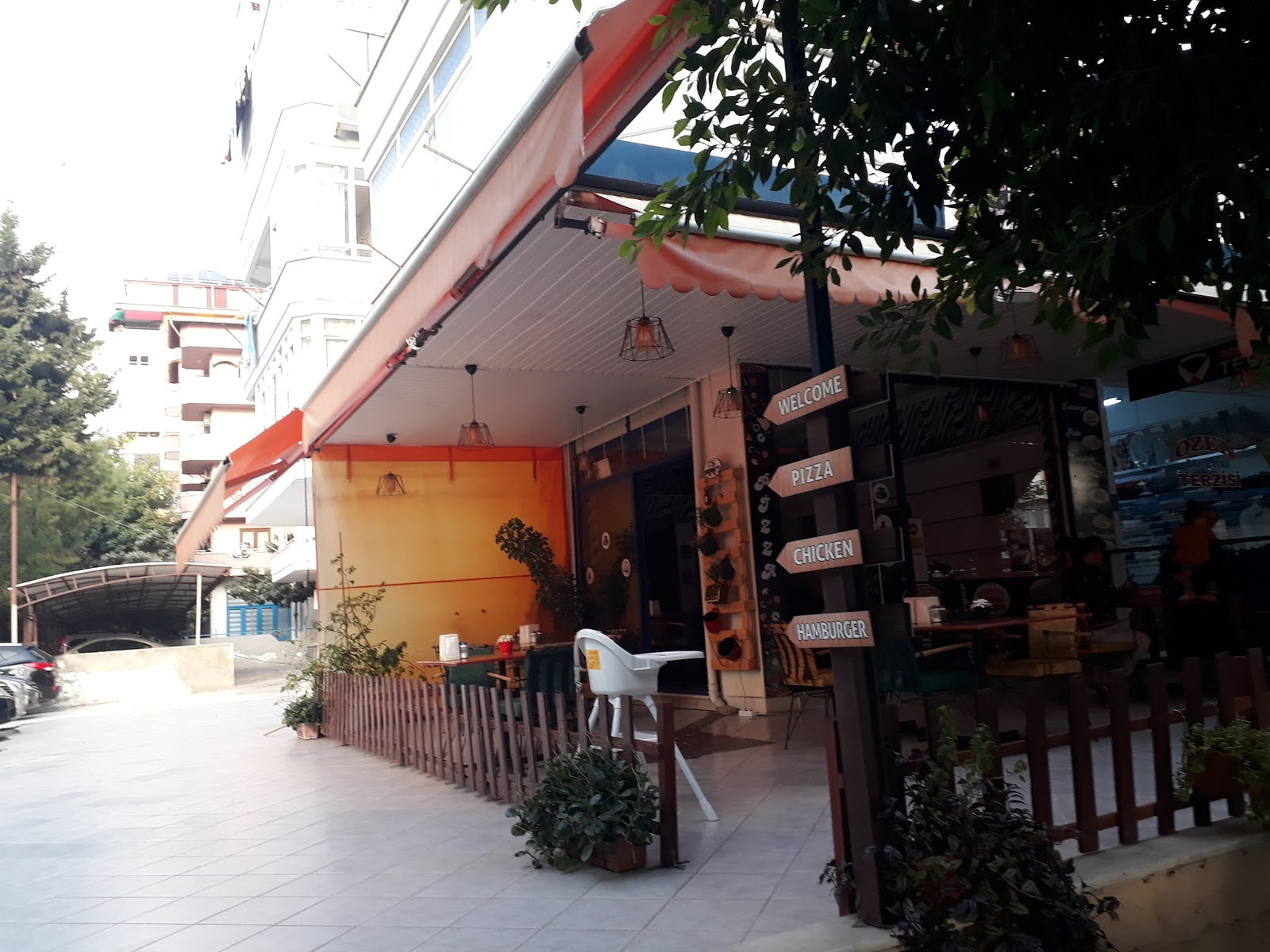 Pi̇zza Cafe 42