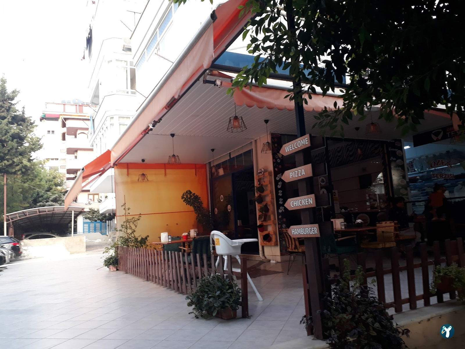 Pi̇zza Cafe 42