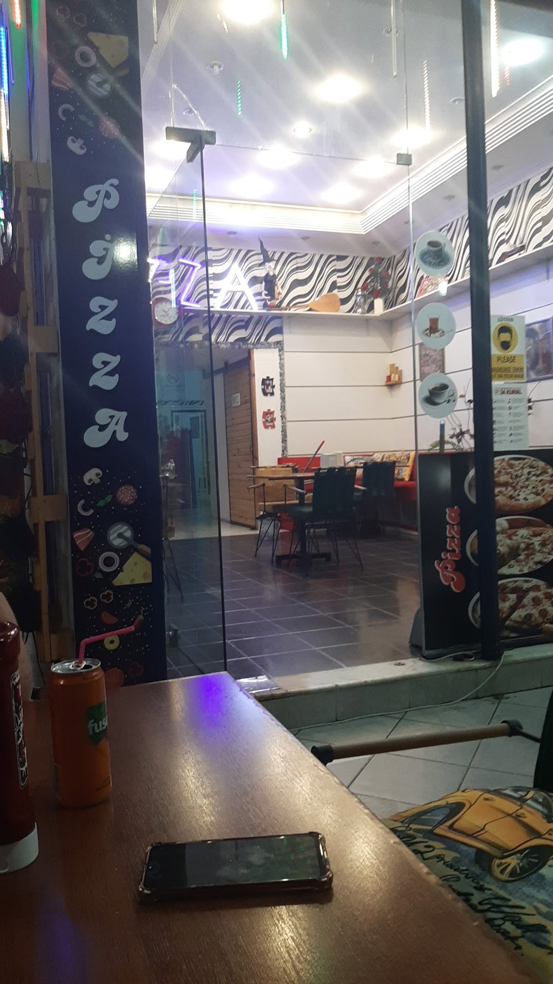 Pi̇zza Cafe 42