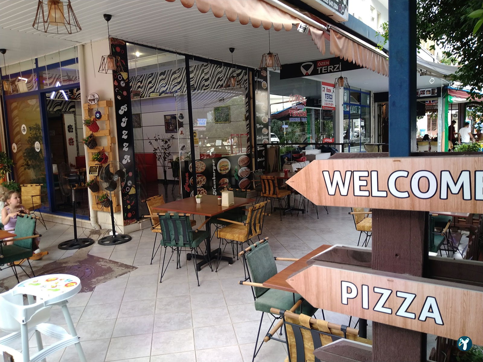 Pi̇zza Cafe 42