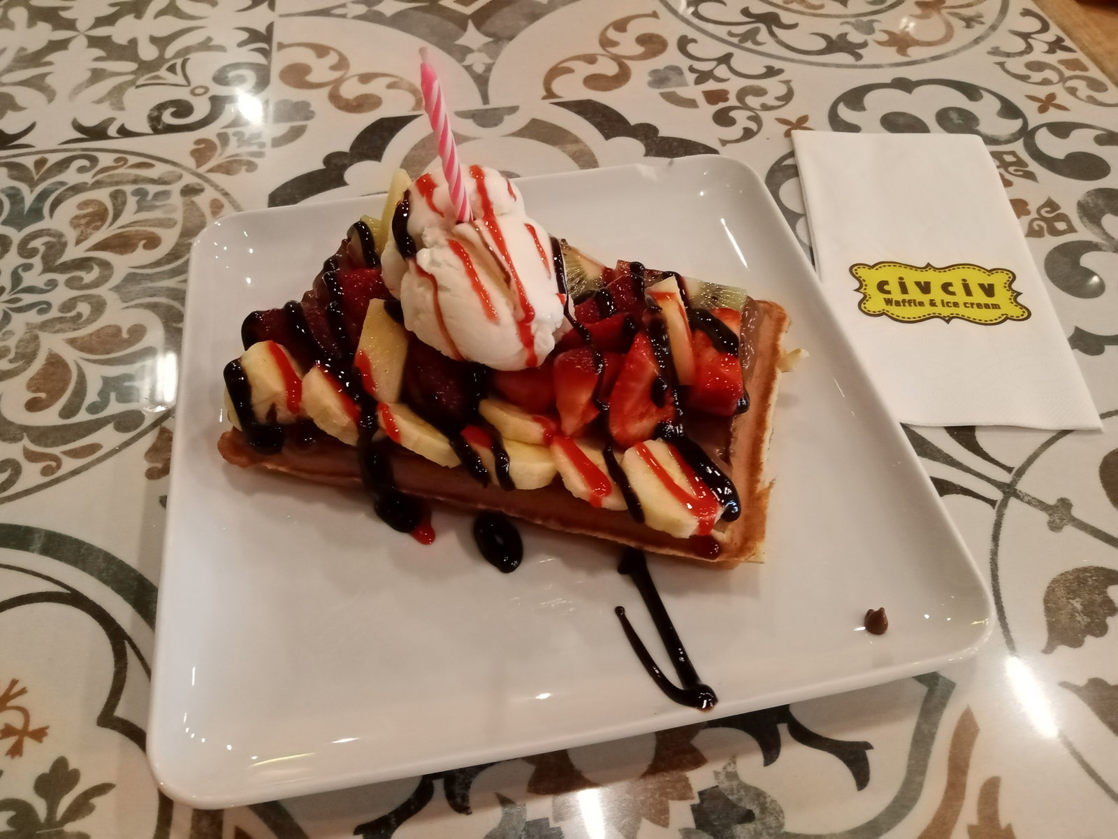 Civciv Waffle Dondurma | Marmaris Waffle | İCe Cream