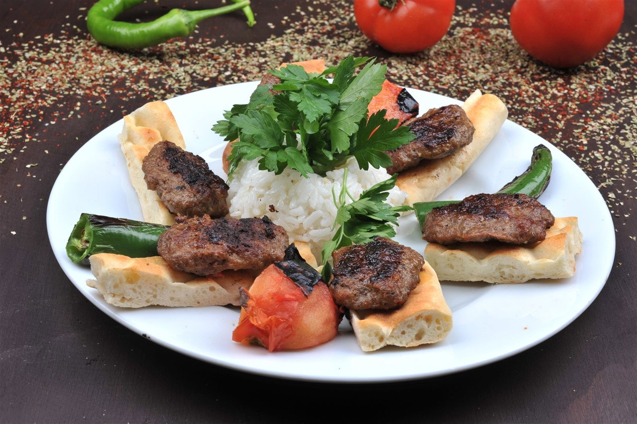 Asır Erzurum Cağ Kebap Çakmak
