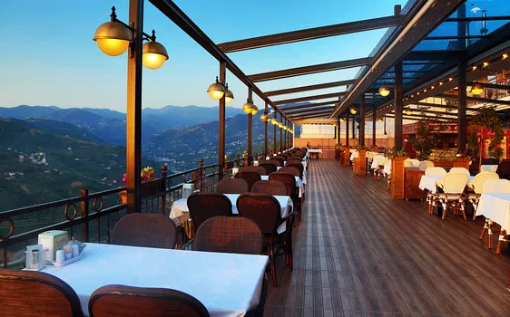 Akpınar Restaurant Akçaabat Köfte resimleri