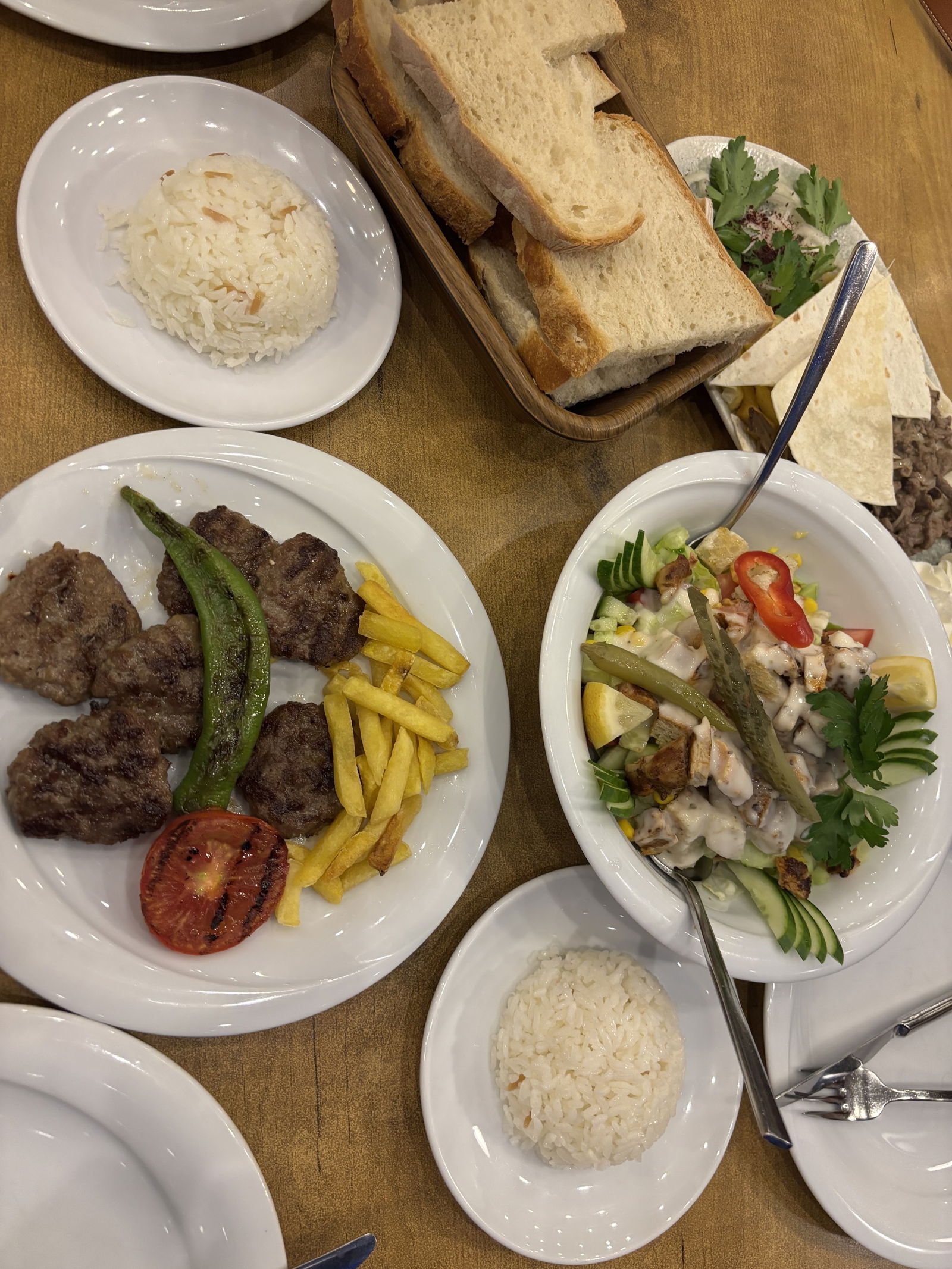 Akpınar Restaurant Akçaabat Köfte