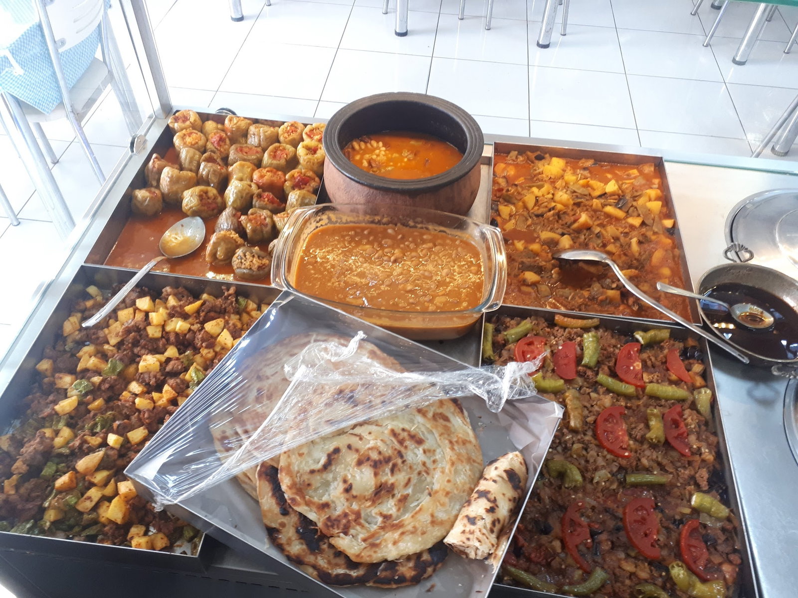 Necati Usta Köfte Kanat Salonu