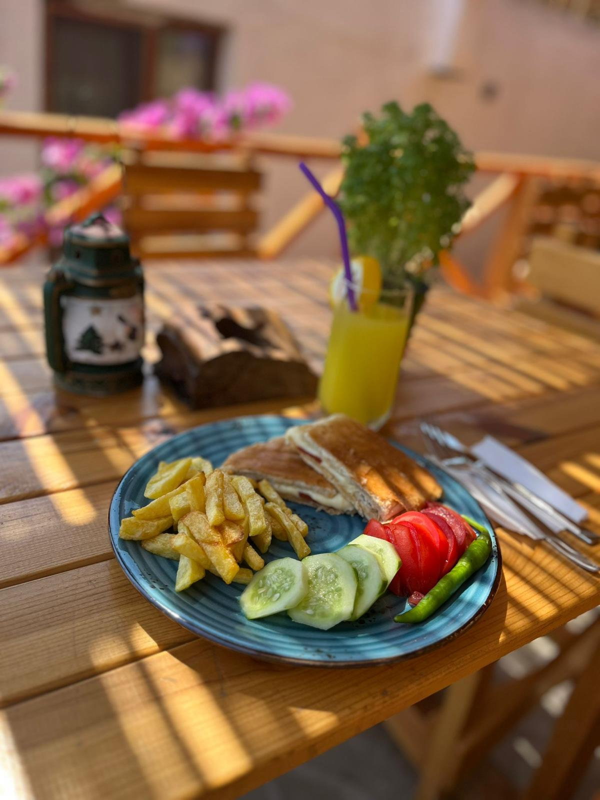 İMroz Cafe