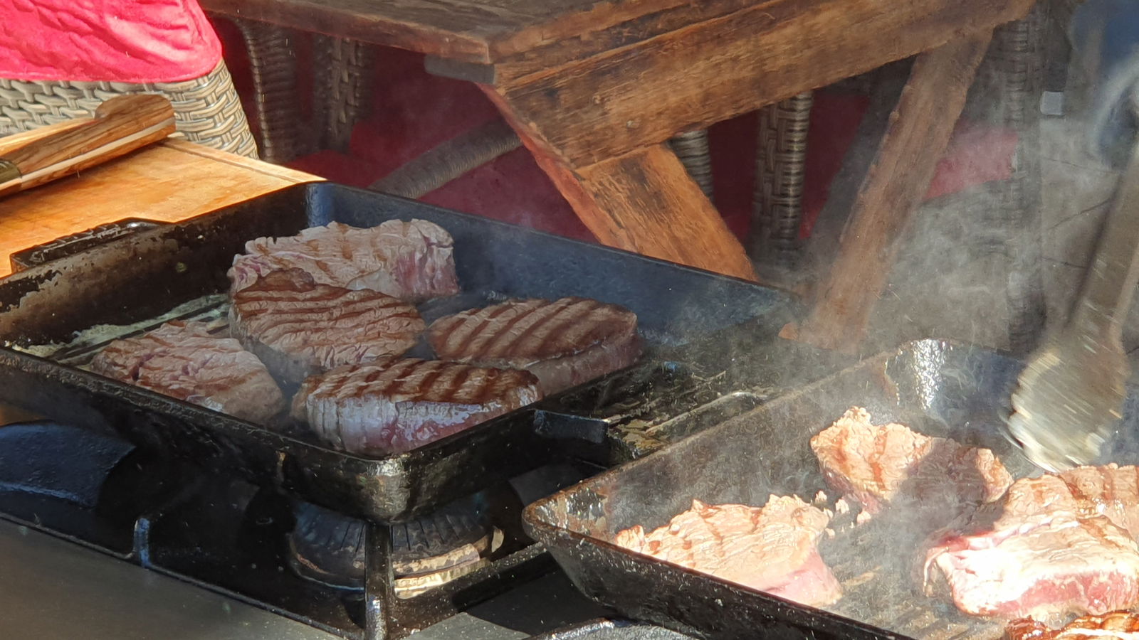 La Perla Steak House & Sky Sports Bar