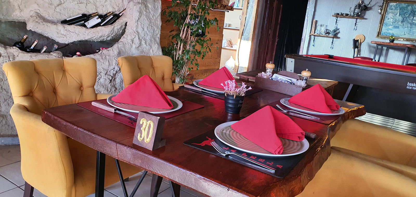 La Perla Steak House & Sky Sports Bar