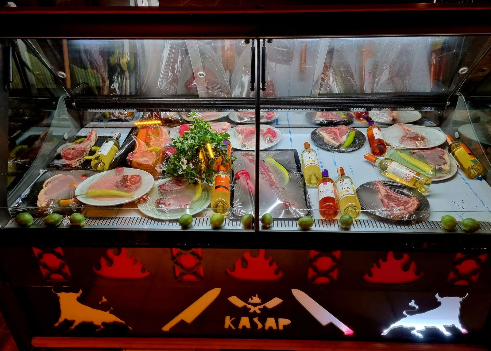 La Perla Steak House & Sky Sports Bar