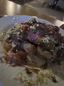 Kartal Özsüt resimleri